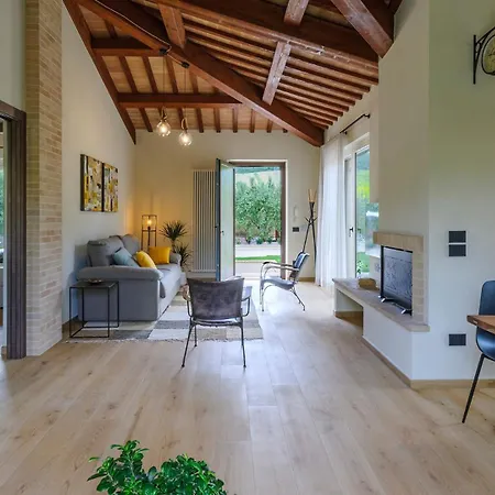 Villa Villino Le Moie 4&2, Emma Fermo